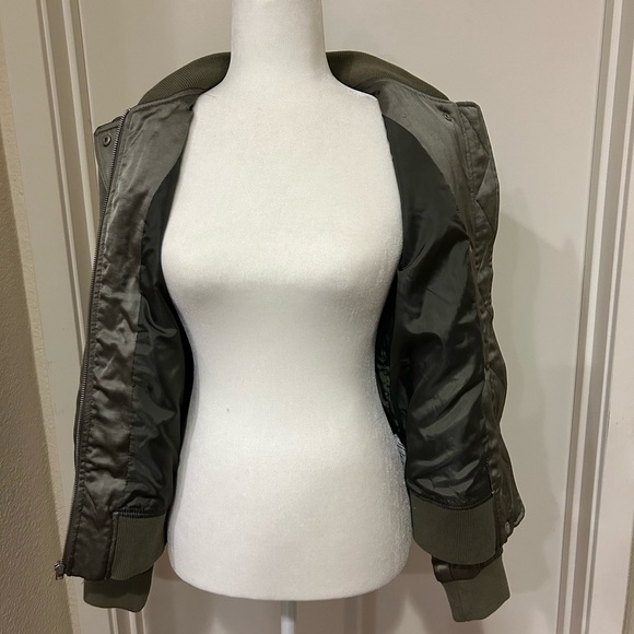 Abercrombie and Fitch Satin Effect Bomber Jacket silver green size M - Picture 8 of 14